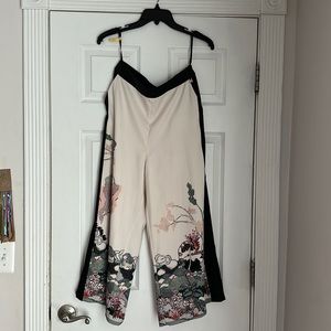 Beautiful Ted Baker polyester pants (SZ 2)